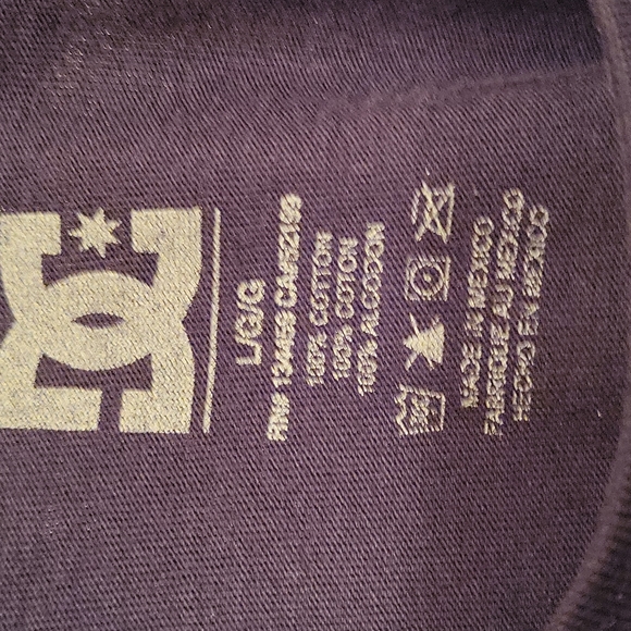 Mens Large DC Tshirt - Picture 3 of 3
